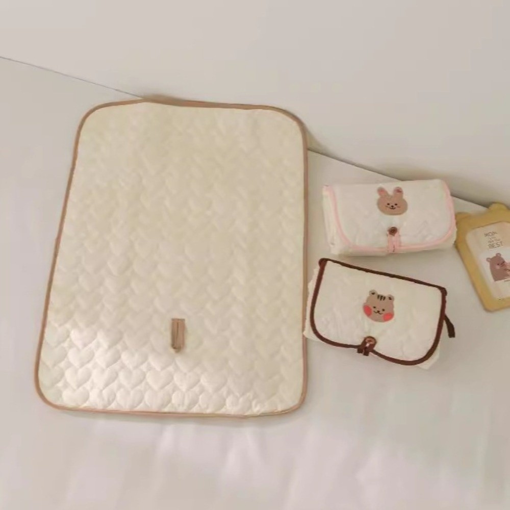 سجادة تغيير حفاضات قابلة للطي  - مراجعة Diaper Changing Mat وسعره